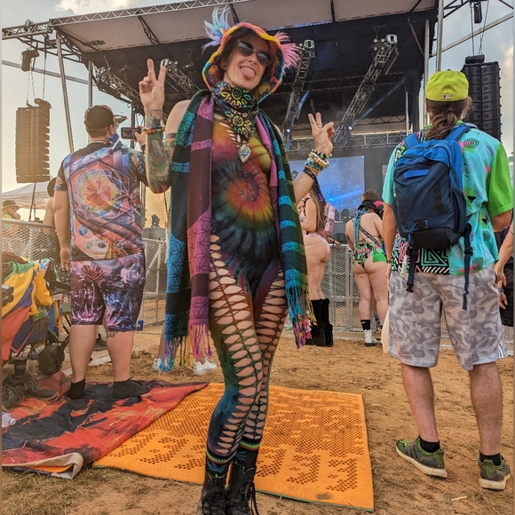 Meet your Posher, Christina - Picture 1 of 1